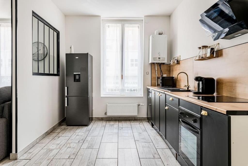 Le Zenith Spacieux Et Apartamento *